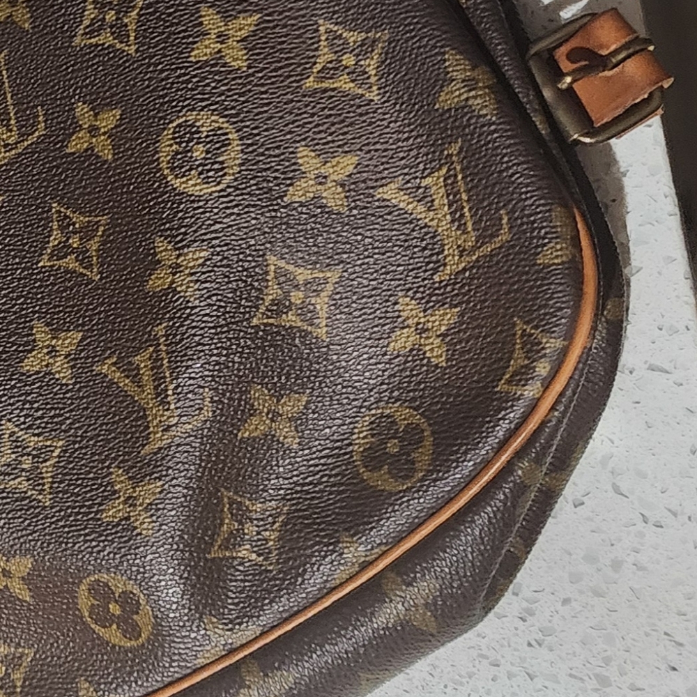 Louis Vuitton Brown Monogram Crossbody Hobo with Tan Vachetta Trim - Picture 12 of 16